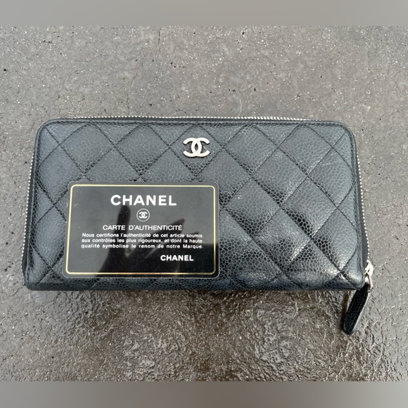 AUTHENTIC Chanel quilted gusset zip large wallet - Picture 7 of 7